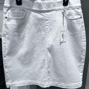 Women's Size 12 Liz Claiborne NWT Stretch White Denim Skirt